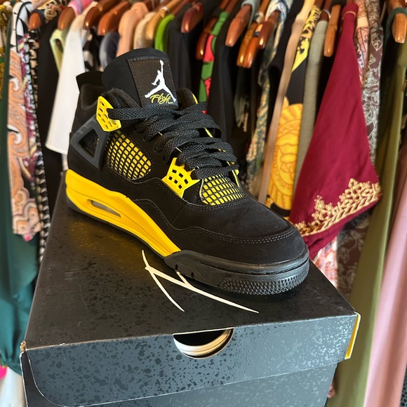 Jordan Other - Jordan Retro 4 Thunder Yellow GS 6.5Y